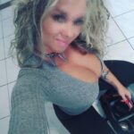 Cougar infidèle cherche jeunot viril